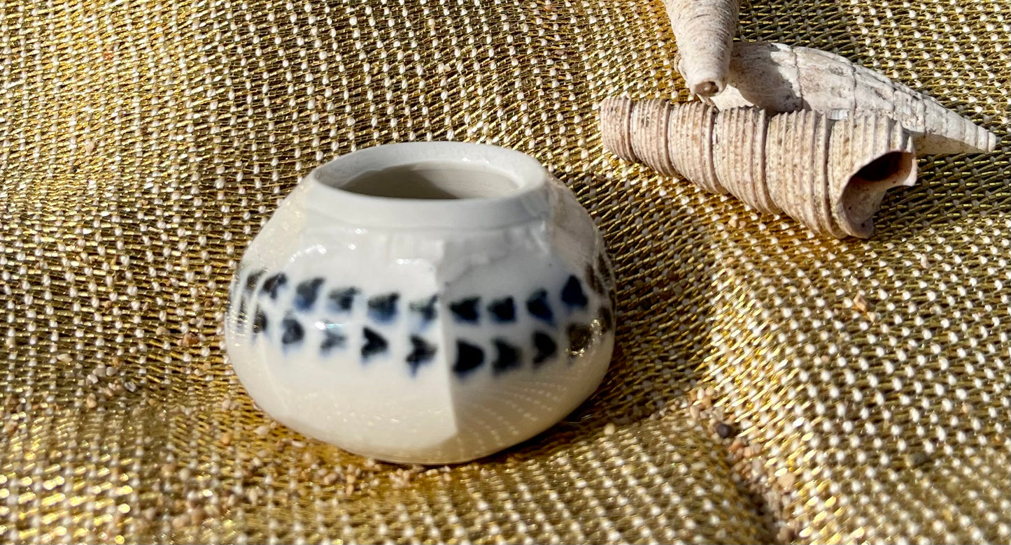 Patterned Design Mini Pot